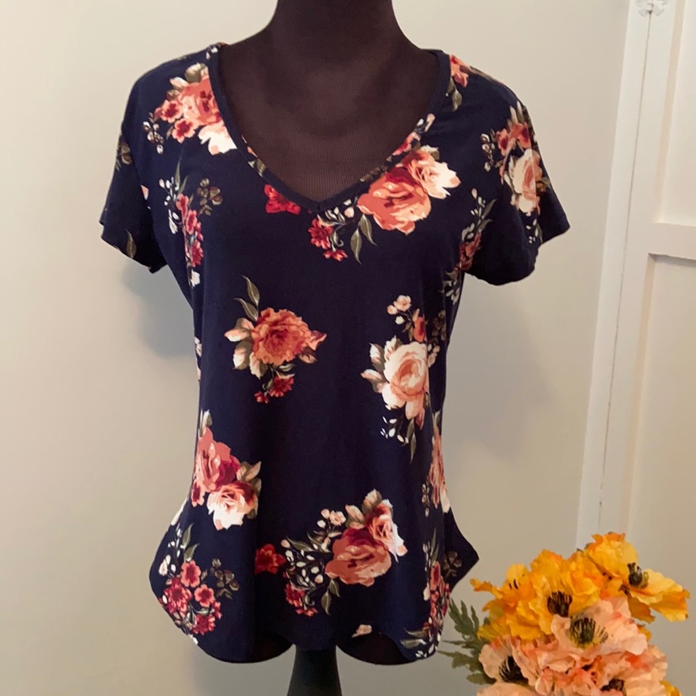 Floral V-Neck T-shirt